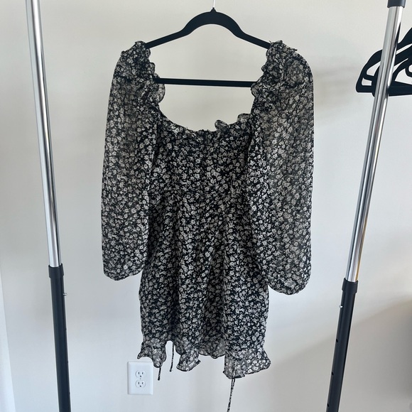 Starlow Tied Dress - Picture 2 of 6